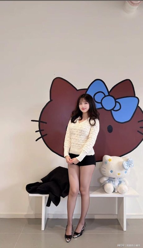 从物理约束到心理赋能:包臀裙如何重塑职场女性的自我认知 时尚用品